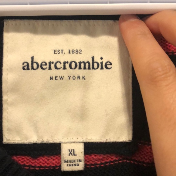 Abercrombie sweater - Picture 3 of 3